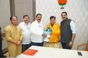 Pravin Darekar Ji Visits BJP Mira-Bhayandar Office for Organizational Discussions
