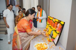 Viksit Bharat Sankalp Sabha and Seva Jyoti Yatra organised under Seva Sankalp Abhiyan at BJP Mira-Bhayandar District Office.